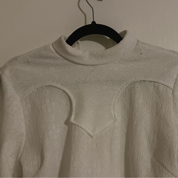 White Textured Long Sleeve Western Top with 3/4 Zip by Trail Ridge Size M - Picture 4 of 6